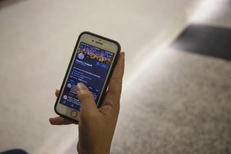 UI students encourage politicians to get active on social media