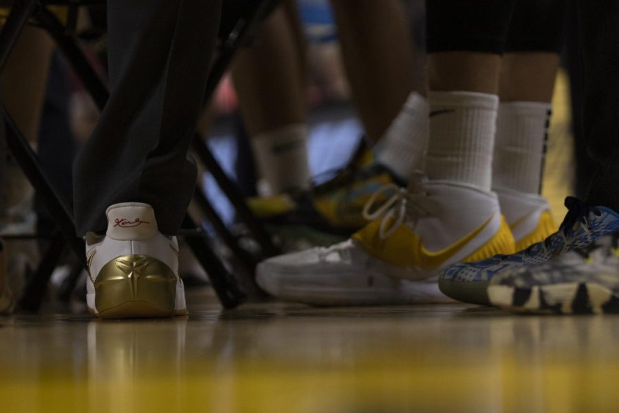 Iowa honors Kobe Bryant with shoes, mentality